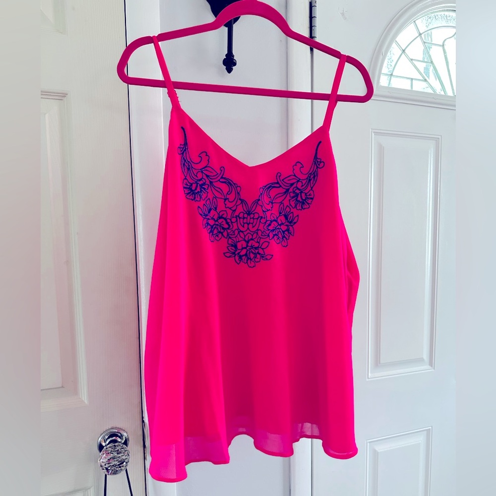 Torrid Beautiful!! Hot pink flowy tank. Blue detail on front 💗💙 size 1 New